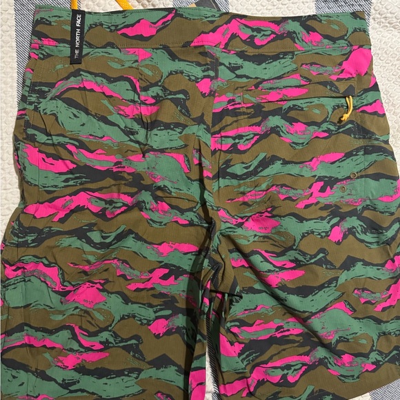 North Face swim trunks - Picture 5 of 5